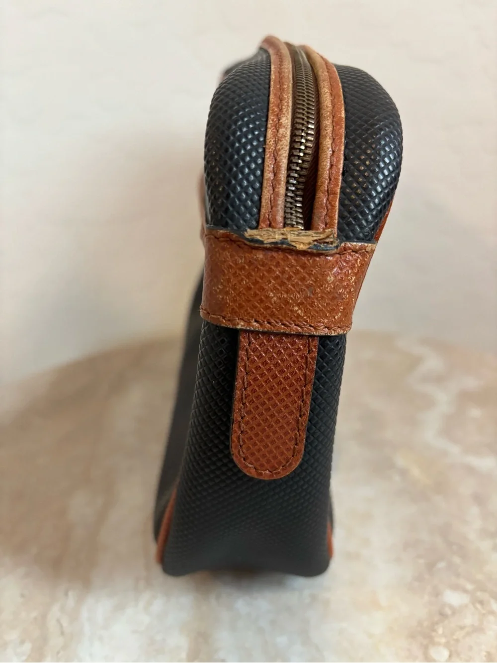 Vintage Bottega Veneta leather camera bag/pouch